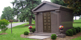 personal-family-mausoleum.jpg